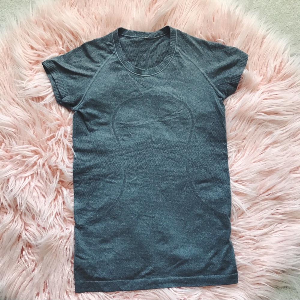 grey lulu lemon short sleeve